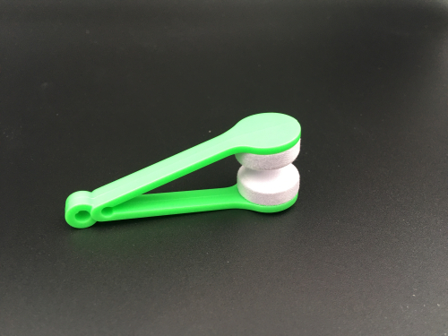 Pinza per la pulizia degli occhiali con microfibra Colore verde